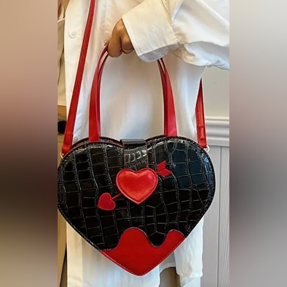 Black & Red Heart Purse - Picture 5 of 5